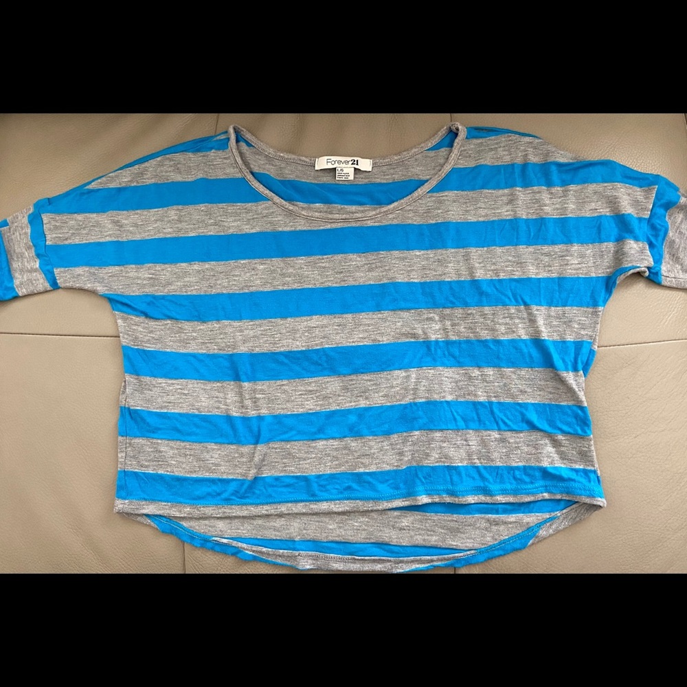 Bundle Of 4 Crop Tops - image 4